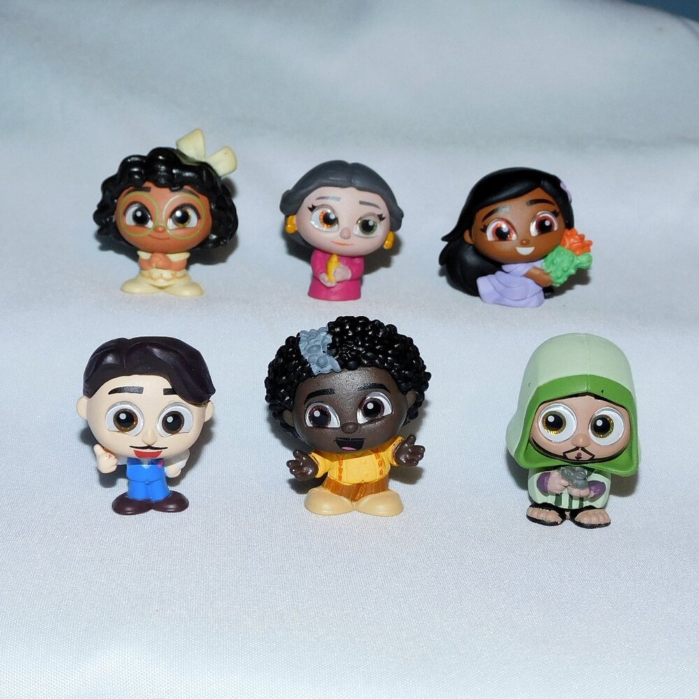Disney Doorables Encanto Series 12 Complete 6 Fig Set Mirabel Bruno Isabela